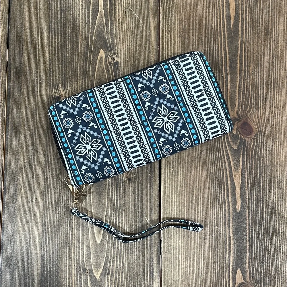 Women’s Tribal Wristlet Wallet